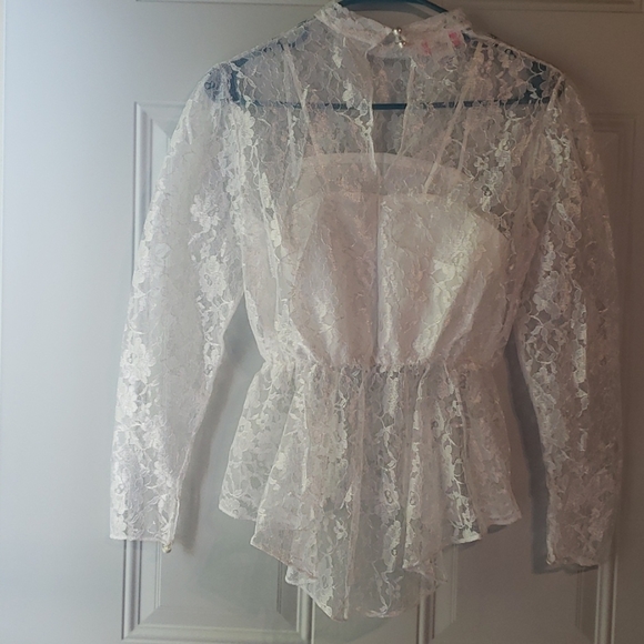 Vintage 80s lace top - Picture 2 of 3
